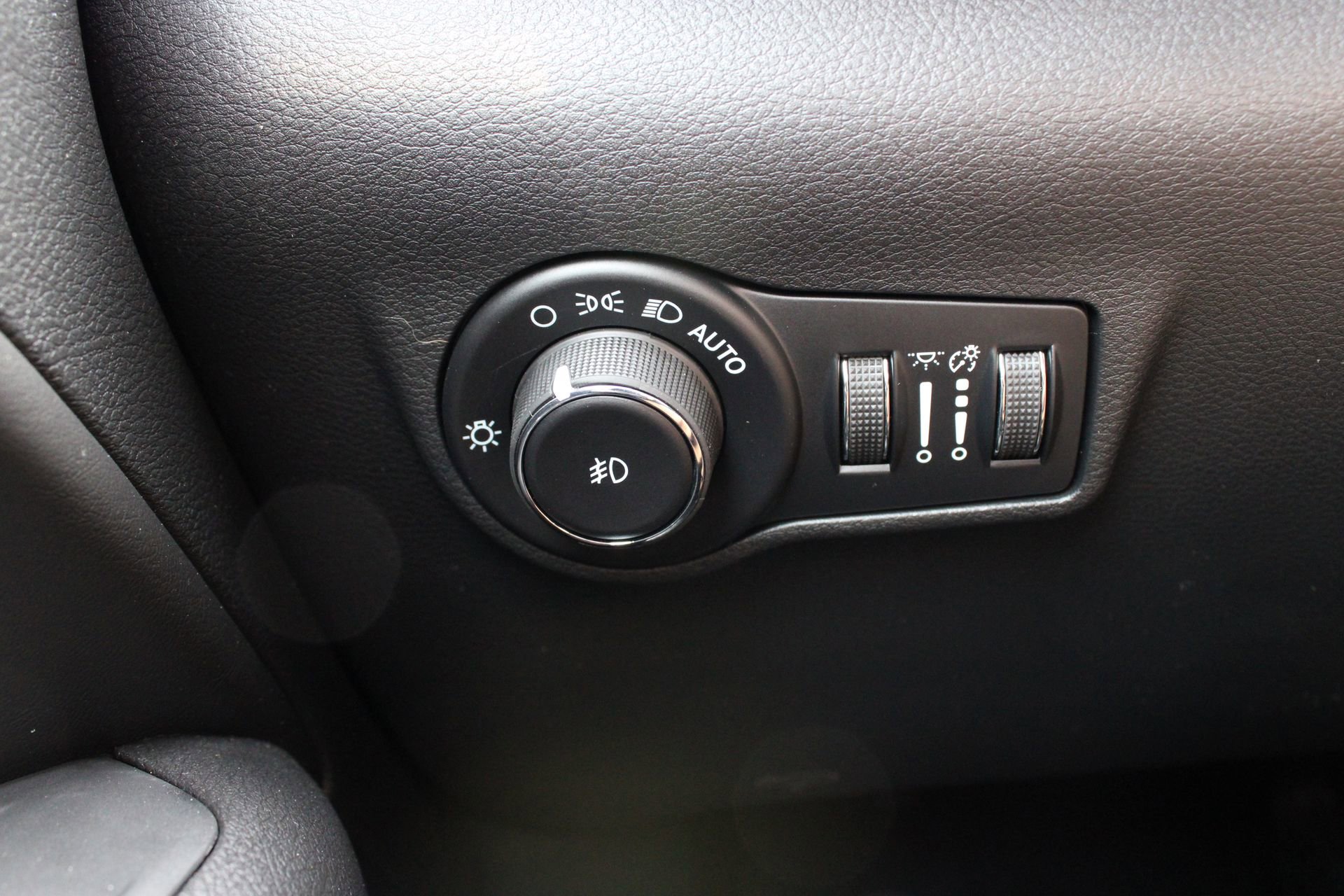 New 2026 Jeep Compass Latitude image 25