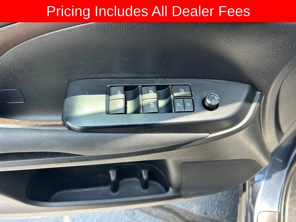 Used 2019 Toyota Highlander LE FWD image 4