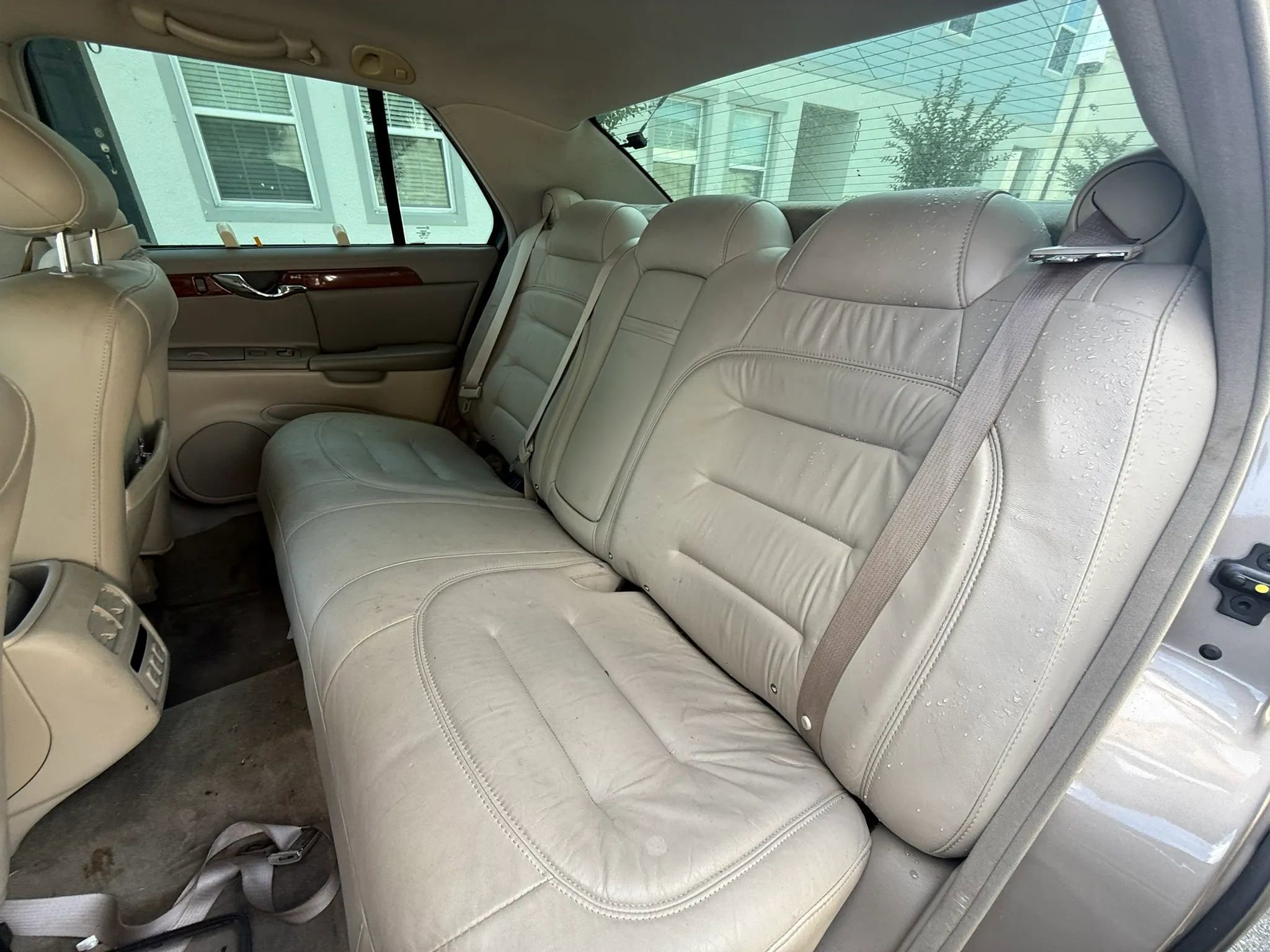 Used 2002 Cadillac De Ville Sedan w/ Comfort/Convenience Pkg image 9