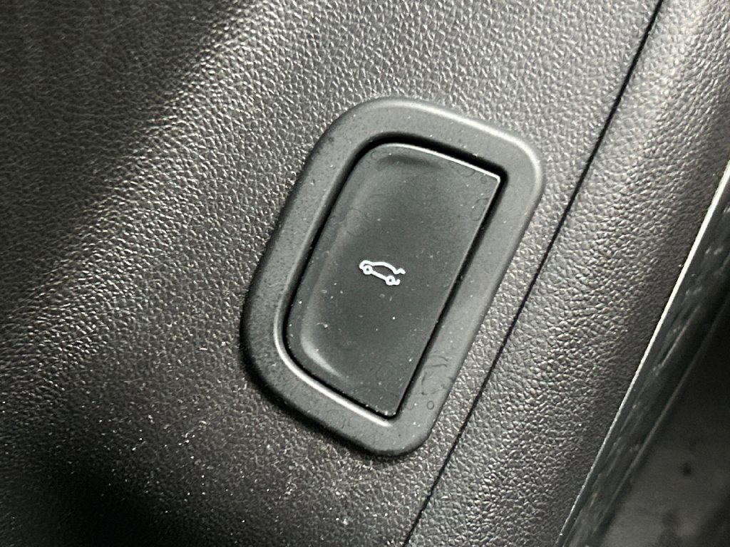 Used 2025 Buick Enclave Preferred AWD/4WD image 40