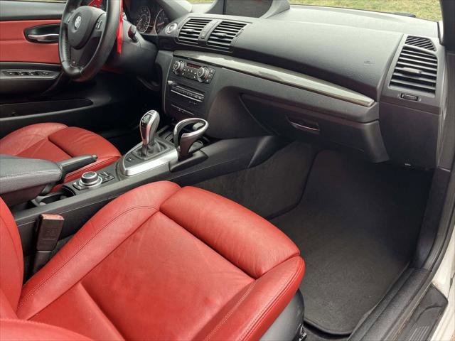 Used 2013 BMW 135i Convertible image 23