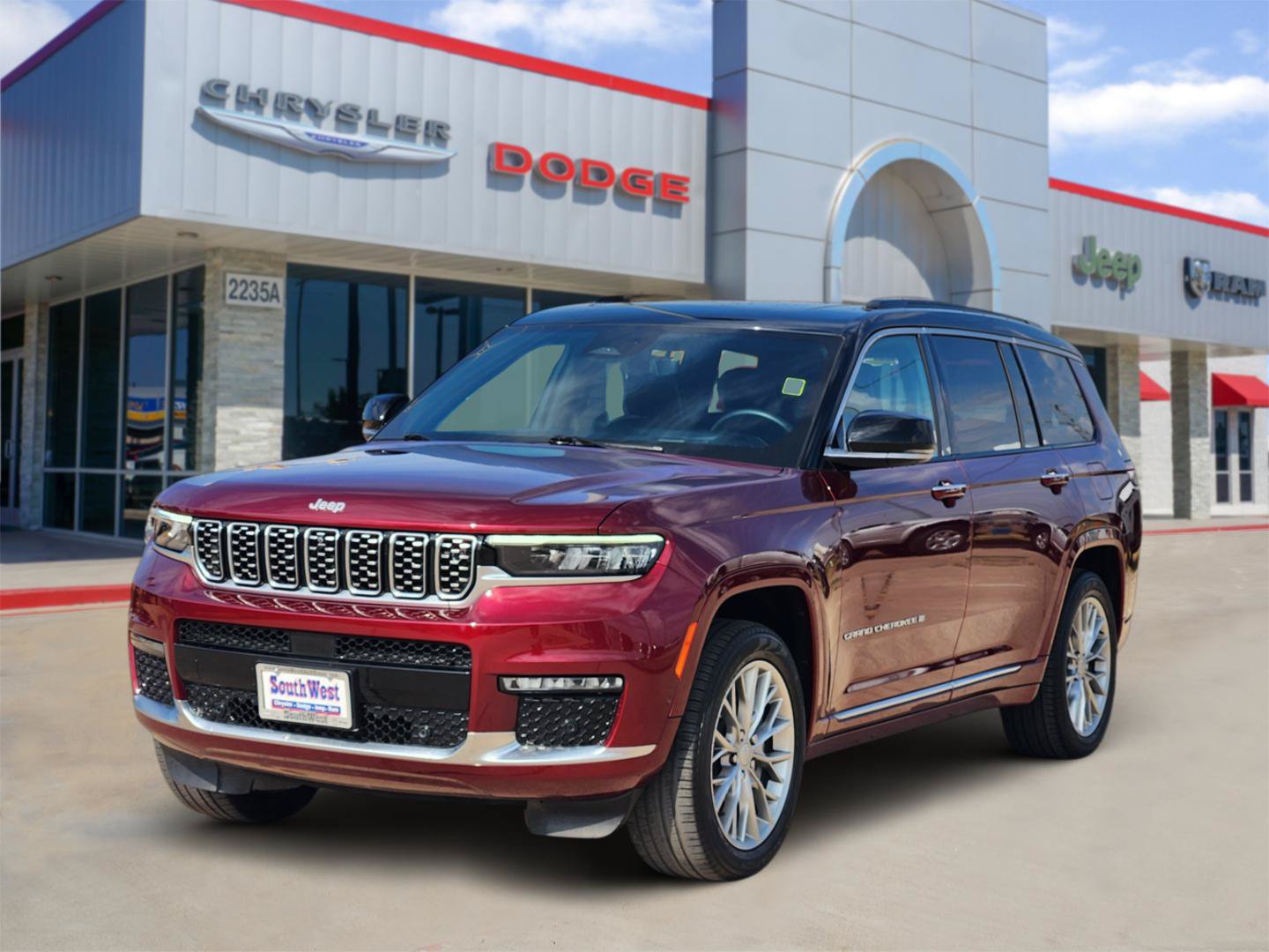 Used 2025 Jeep Grand Cherokee L Summit w/ Advanced Protech Group IV AWD/4WD image 2