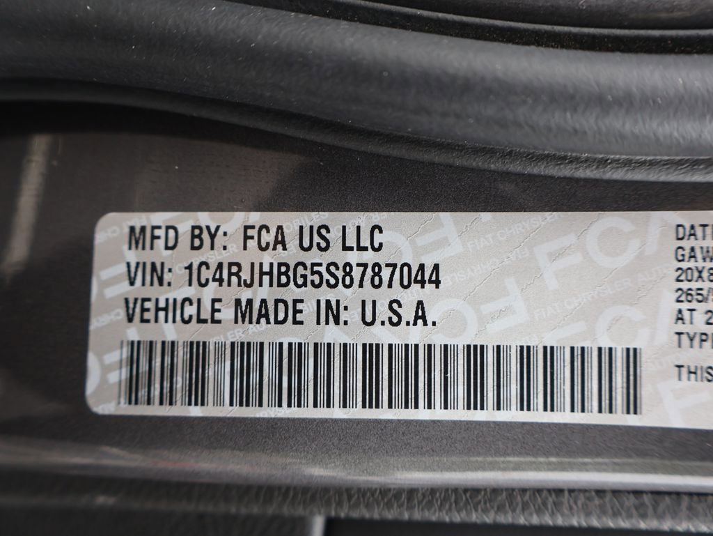 Used 2025 Jeep Grand Cherokee Limited AWD/4WD image 45