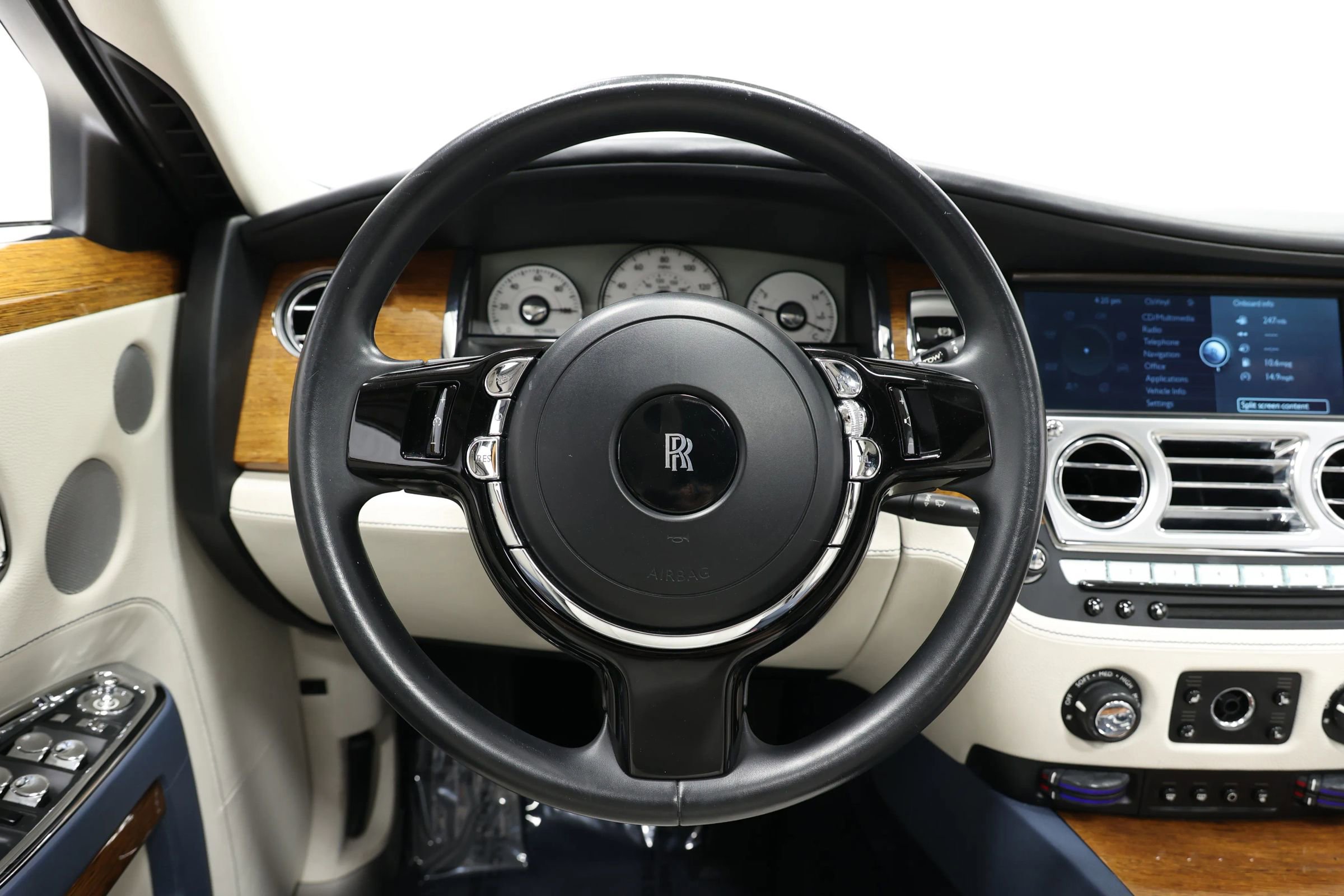 Used 2011 Rolls-Royce Ghost image 22