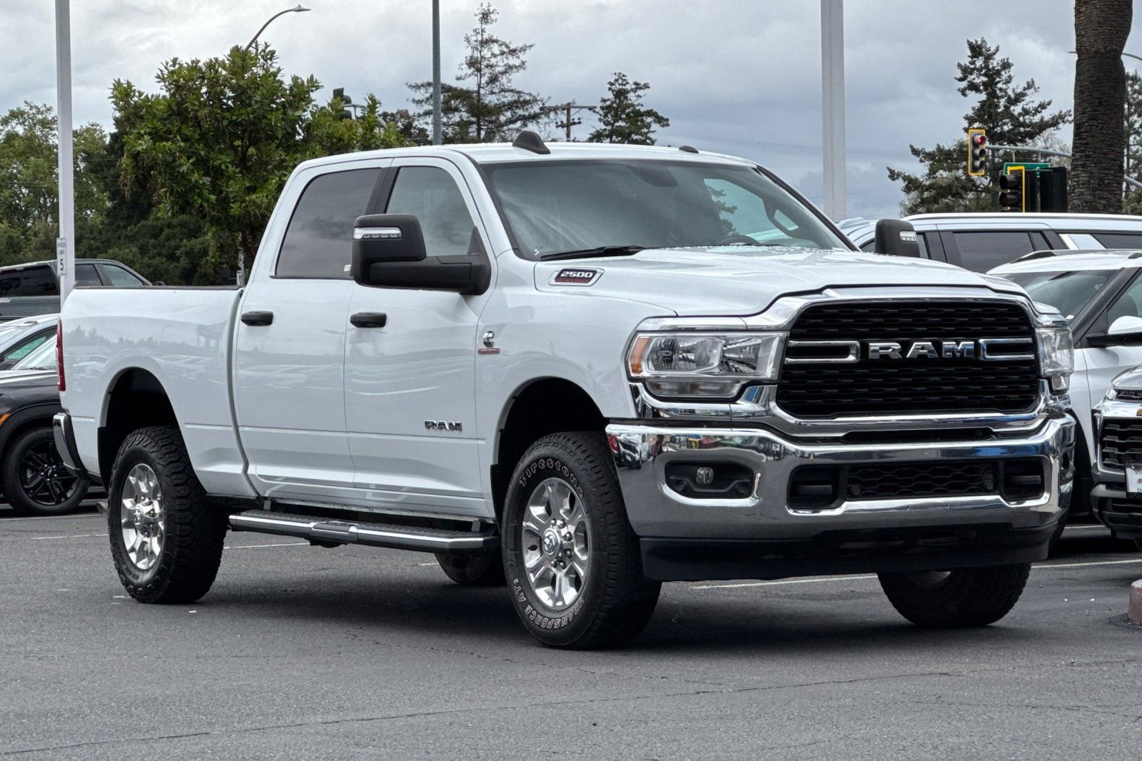 Used 2024 RAM 2500 Big Horn w/ Off Road Package AWD/4WD image 2