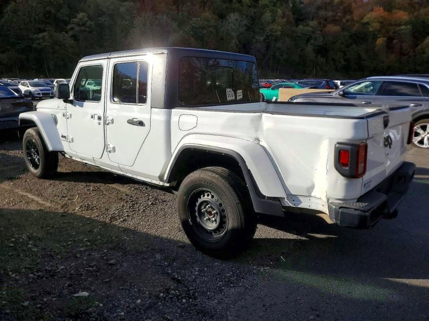 Used 2022 Jeep Gladiator Sport AWD/4WD image 3