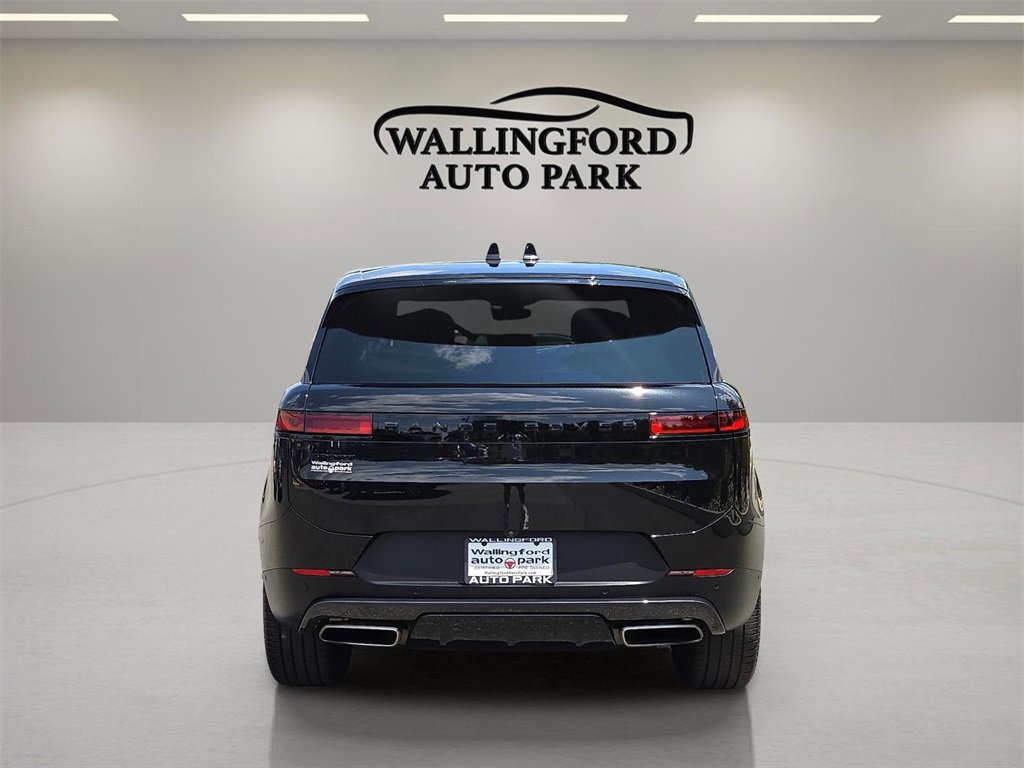 Used 2024 Land Rover Range Rover Sport SE image 5