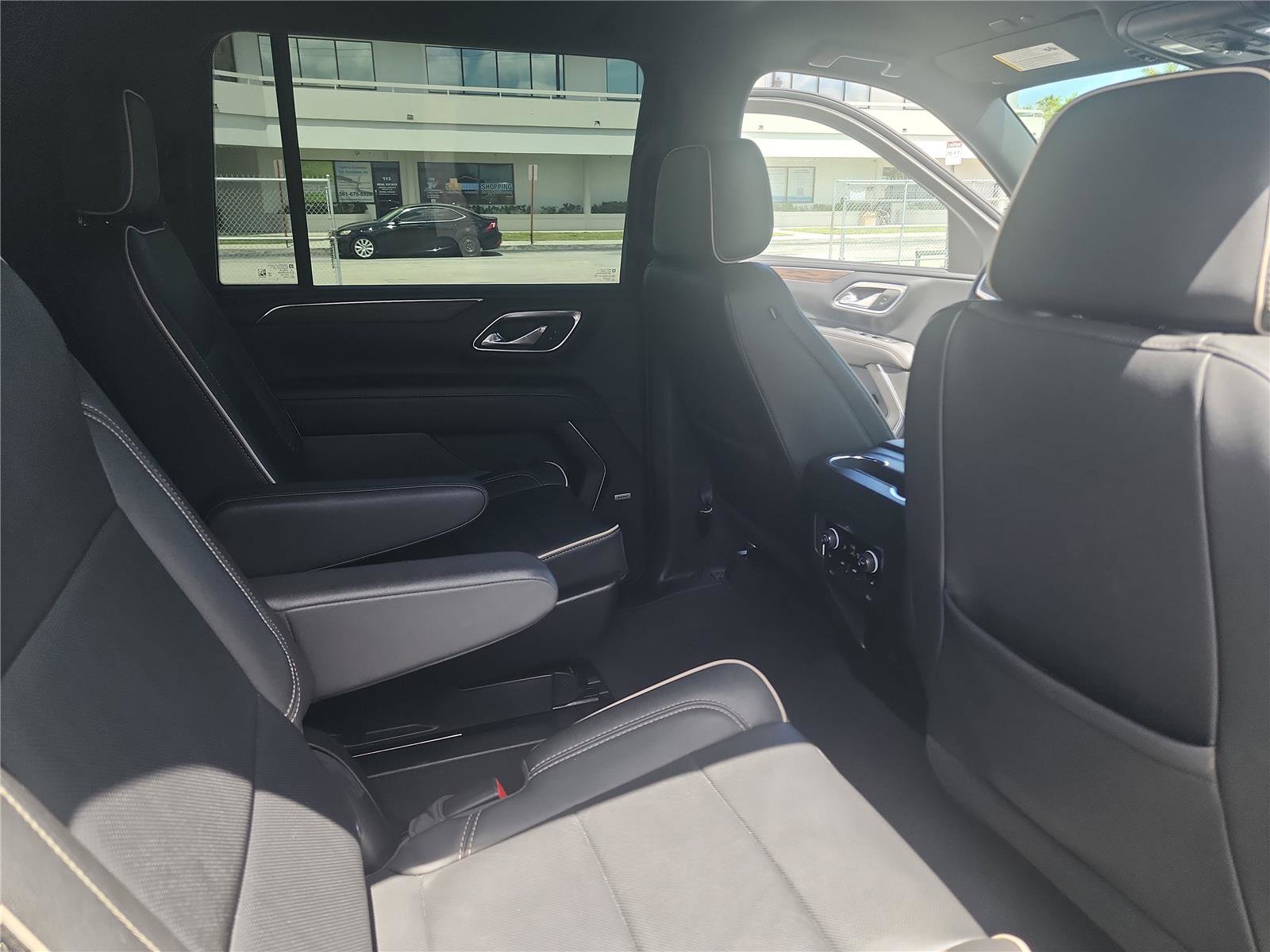 Used 2023 Chevrolet Suburban Premier AWD/4WD image 27