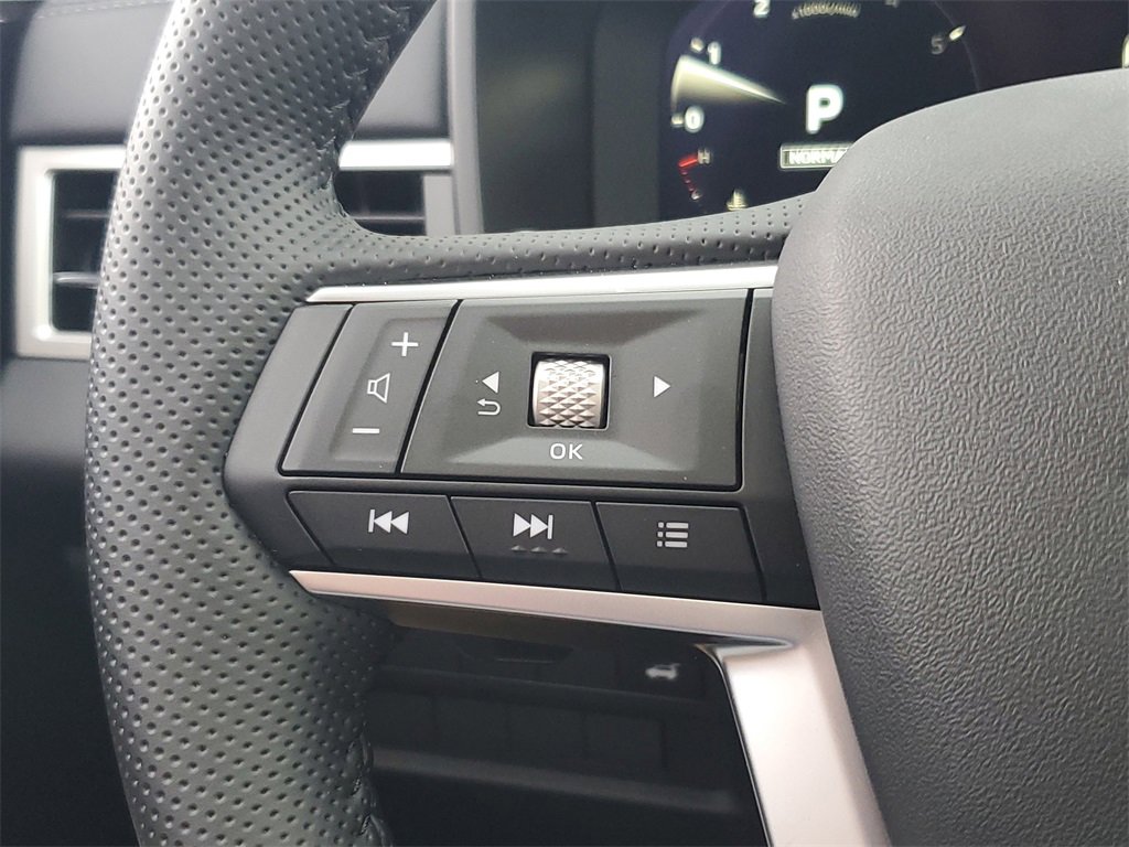 New 2025 Mitsubishi Outlander SE image 25