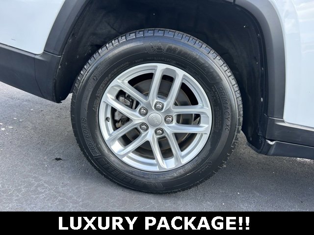 Used 2022 Jeep Grand Cherokee L Laredo w/ Luxury Tech Group I image 7