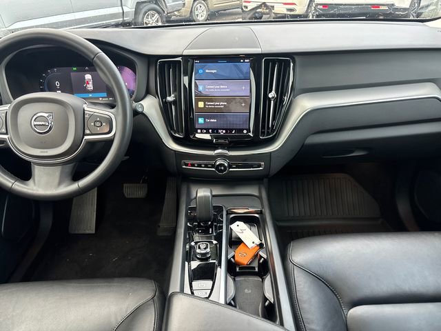 Used 2023 Volvo XC60 B5 Core image 14