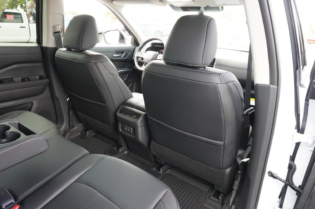 Certified 2026 Nissan Pathfinder SL AWD/4WD image 11
