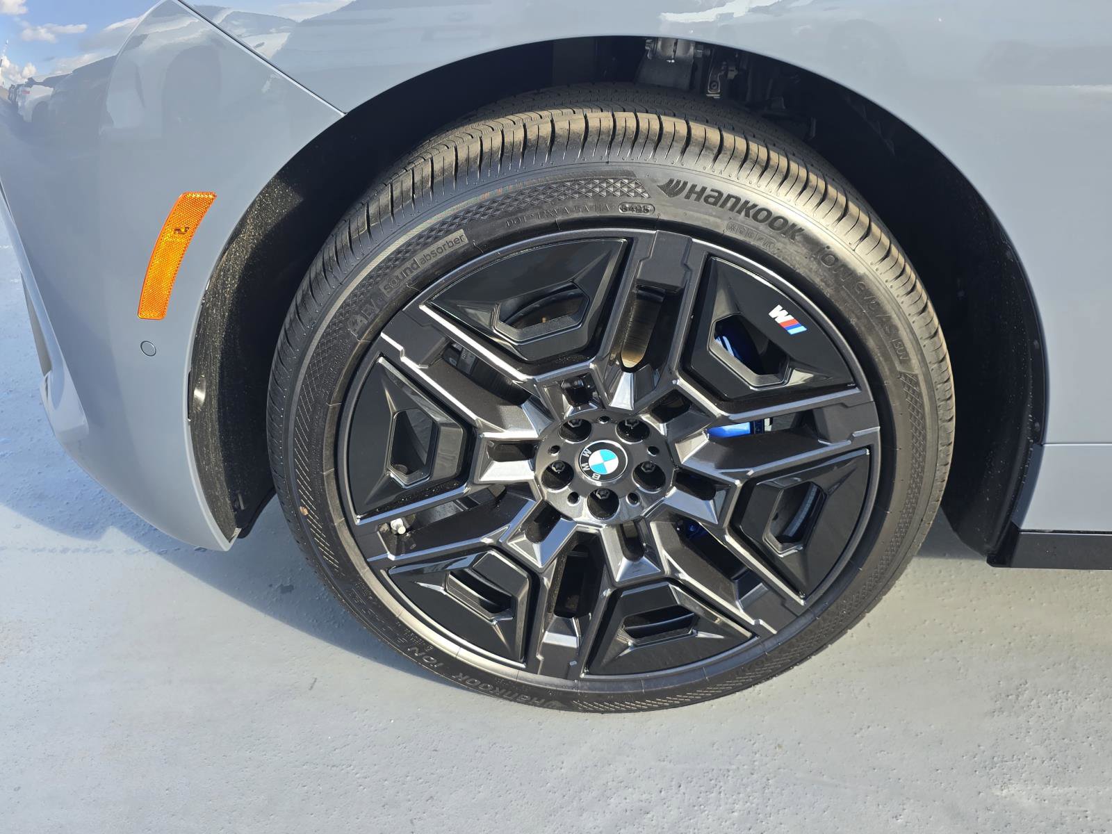 New 2026 BMW iX xDrive60 w/ M Sport Package image 7