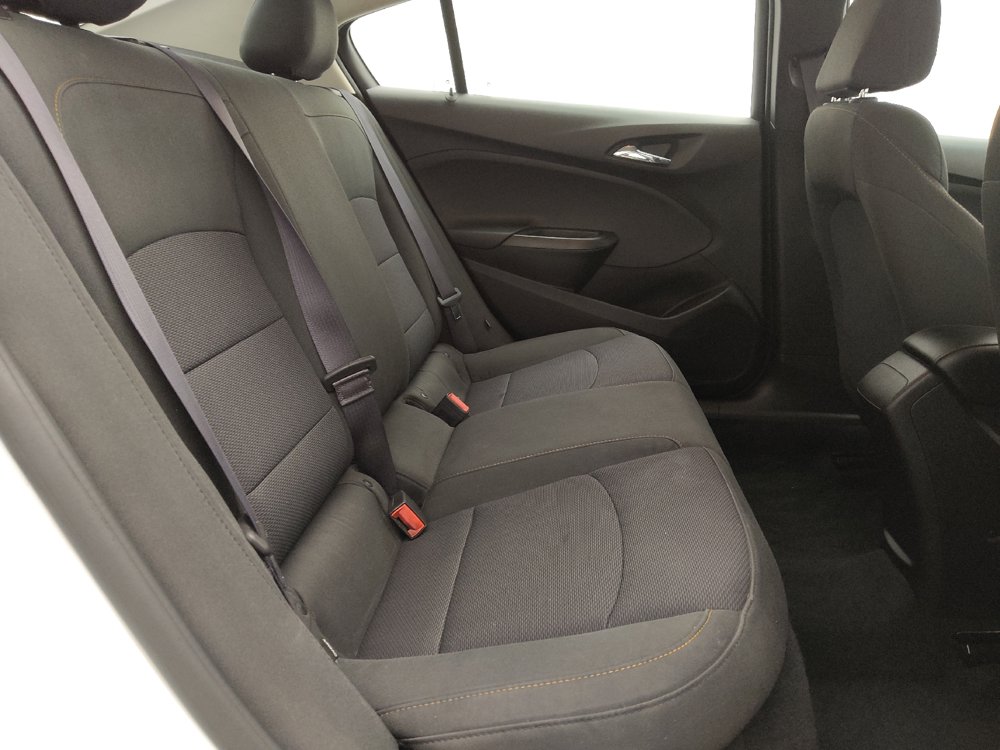 Used 2017 Chevrolet Cruze LS FWD image 19