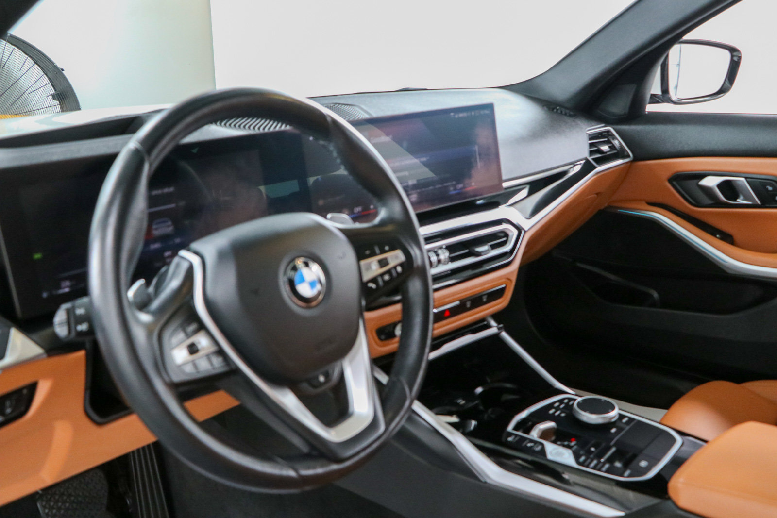 Used 2024 BMW 330i Sedan w/ Premium Package RWD image 23