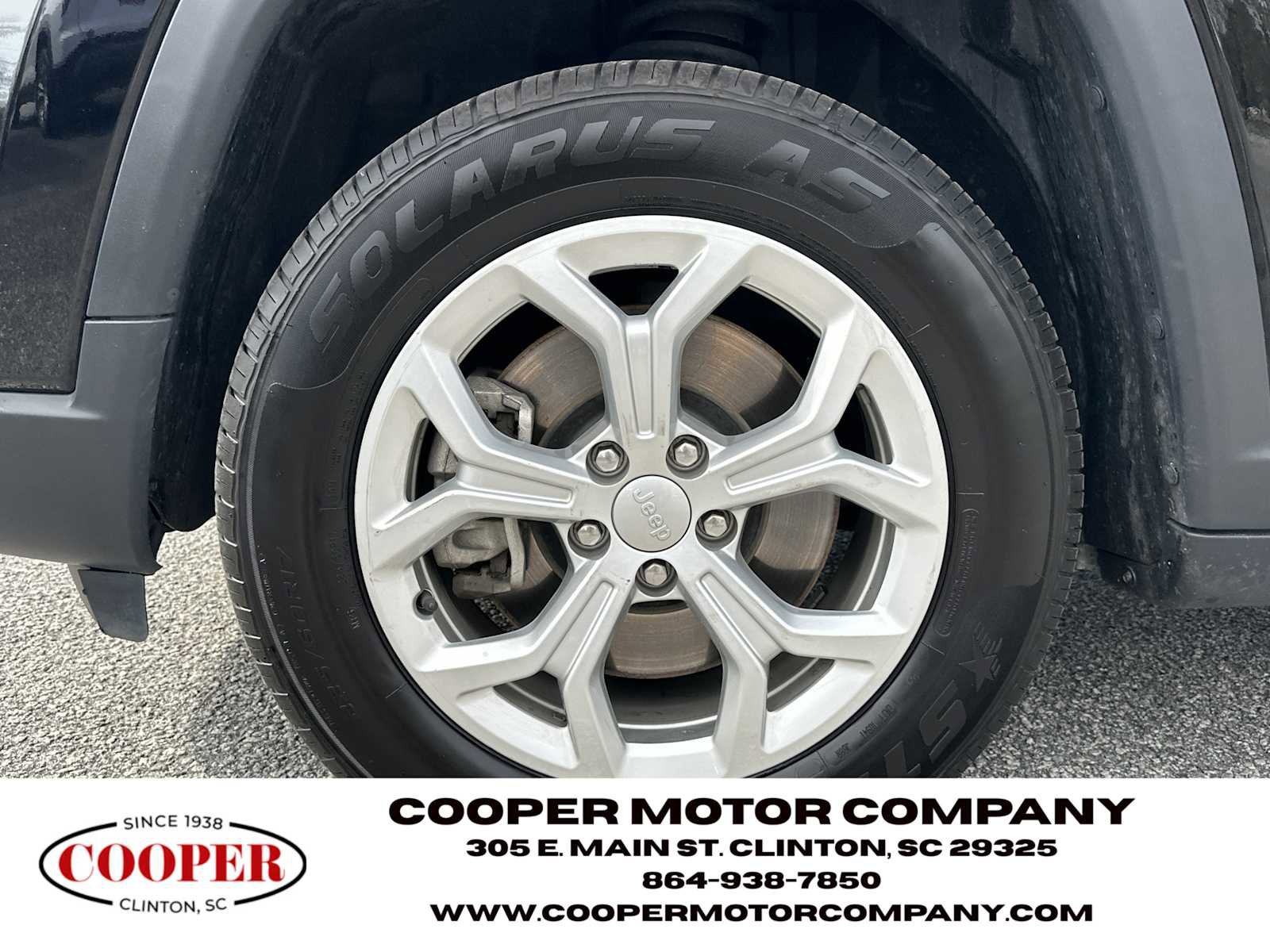 Used 2024 Jeep Compass Latitude image 12