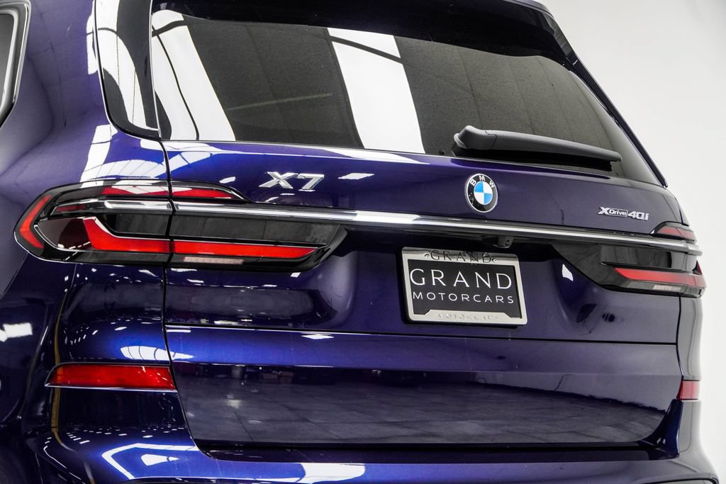 Used 2023 BMW X7 xDrive40i w/ M Sport Package AWD/4WD image 15