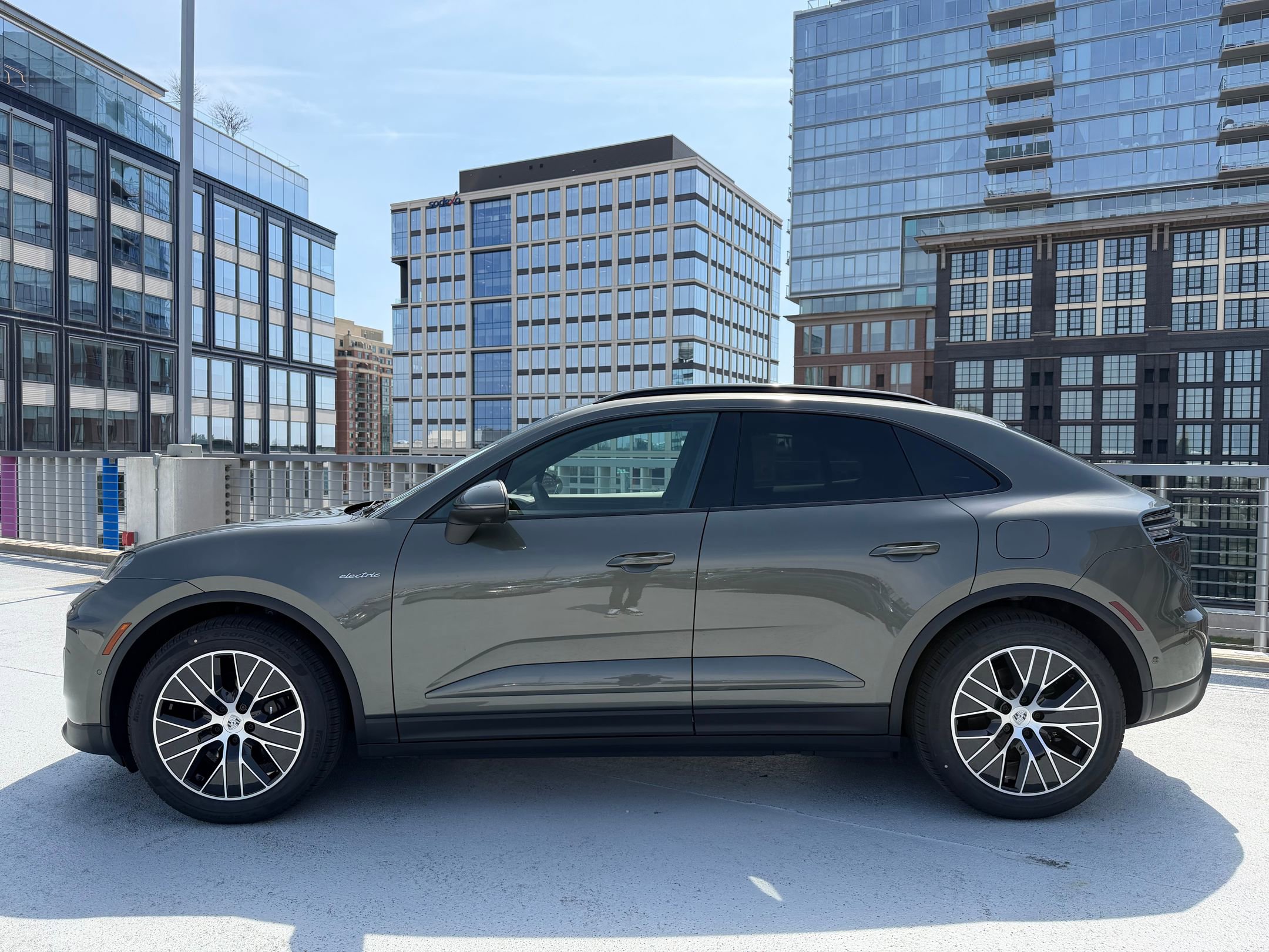 New 2026 Porsche Macan 4 Electric AWD/4WD image 2