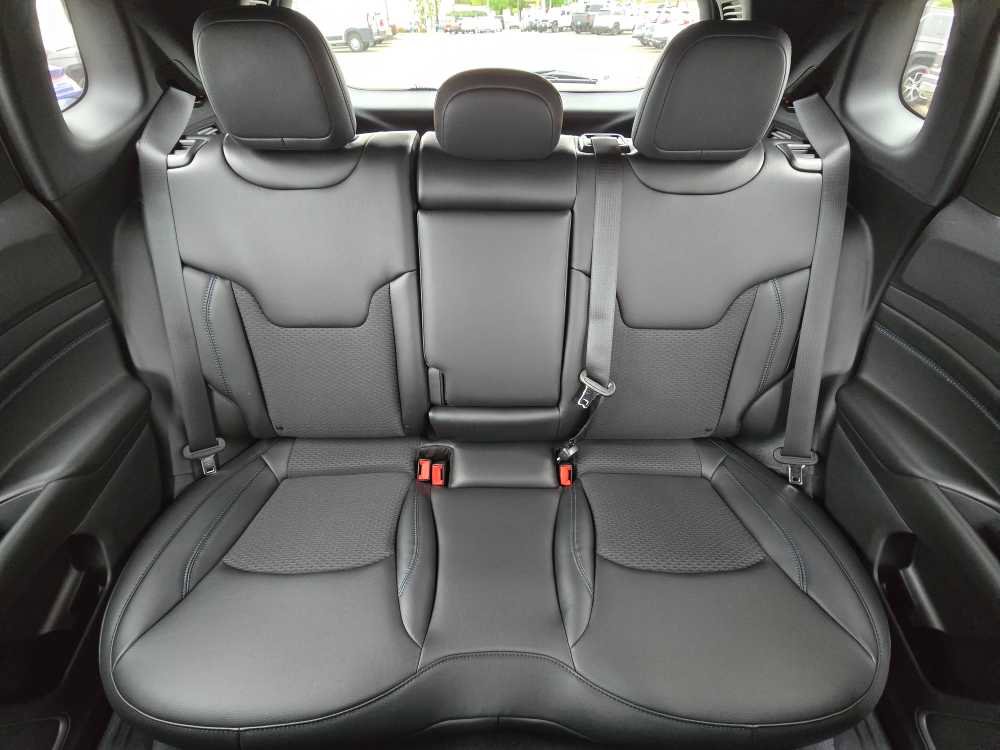 New 2026 Jeep Compass Latitude AWD/4WD image 17