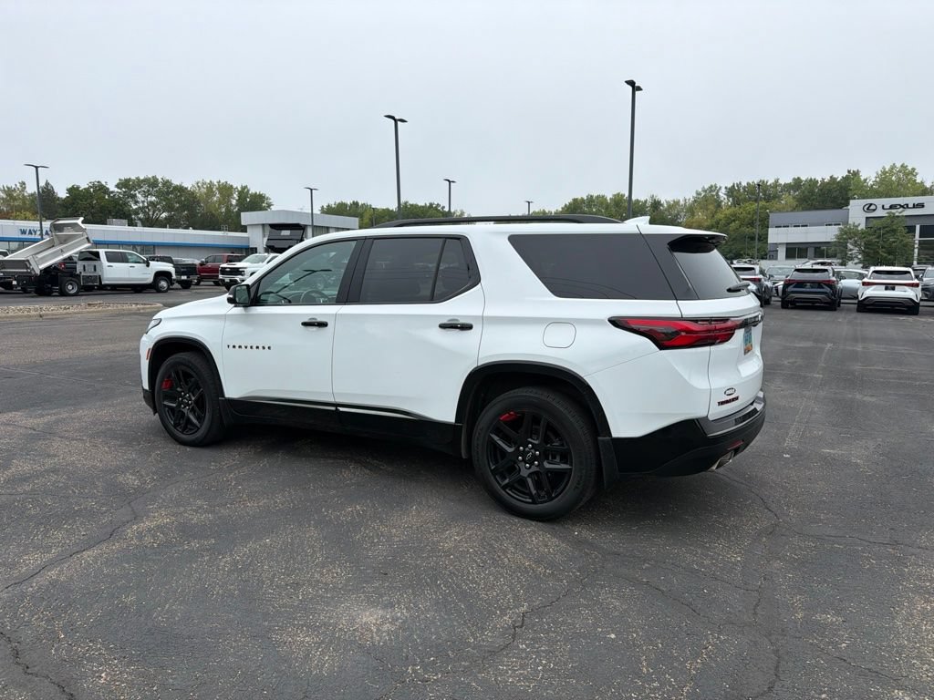Used 2022 Chevrolet Traverse Premier w/ Redline Edition AWD/4WD image 39