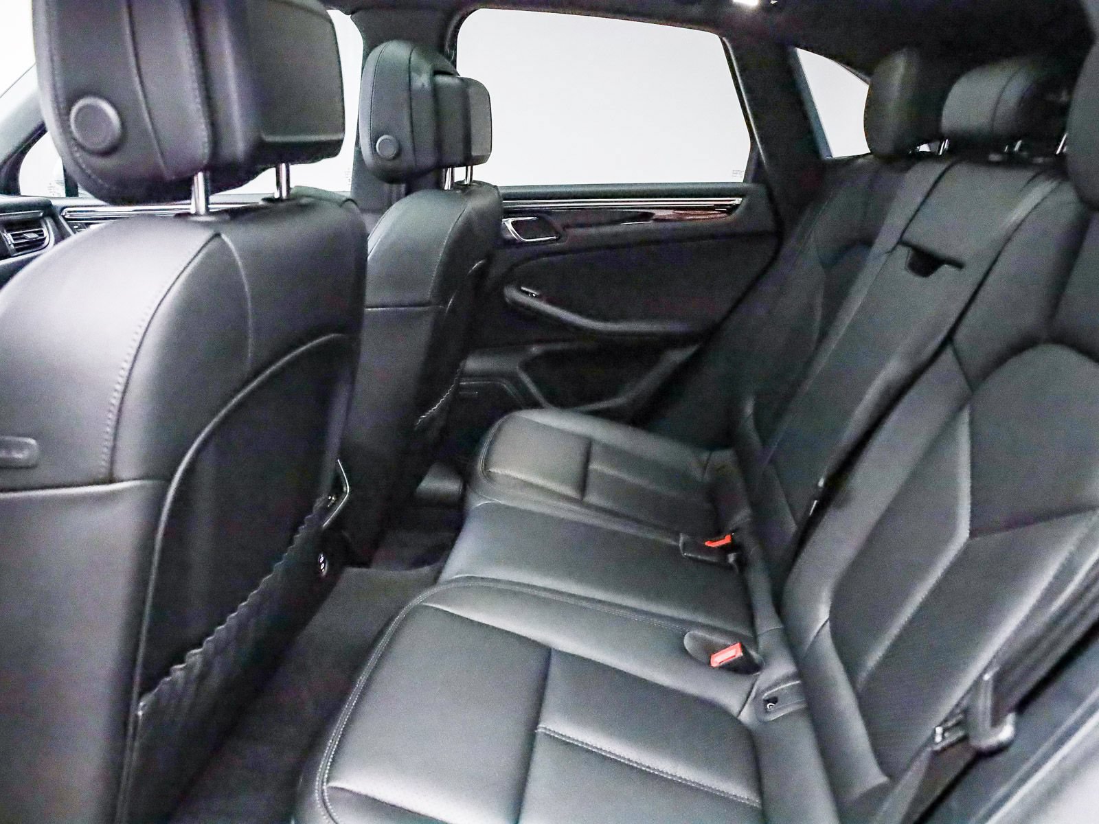 Certified 2026 Porsche Macan AWD/4WD image 20