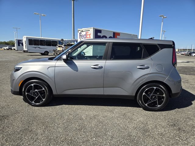 Used 2024 Kia Soul EX FWD image 4