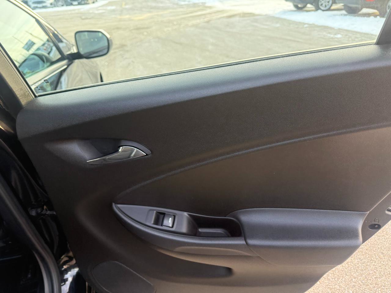 Used 2018 Chevrolet Volt LT w/ Comfort Package image 18