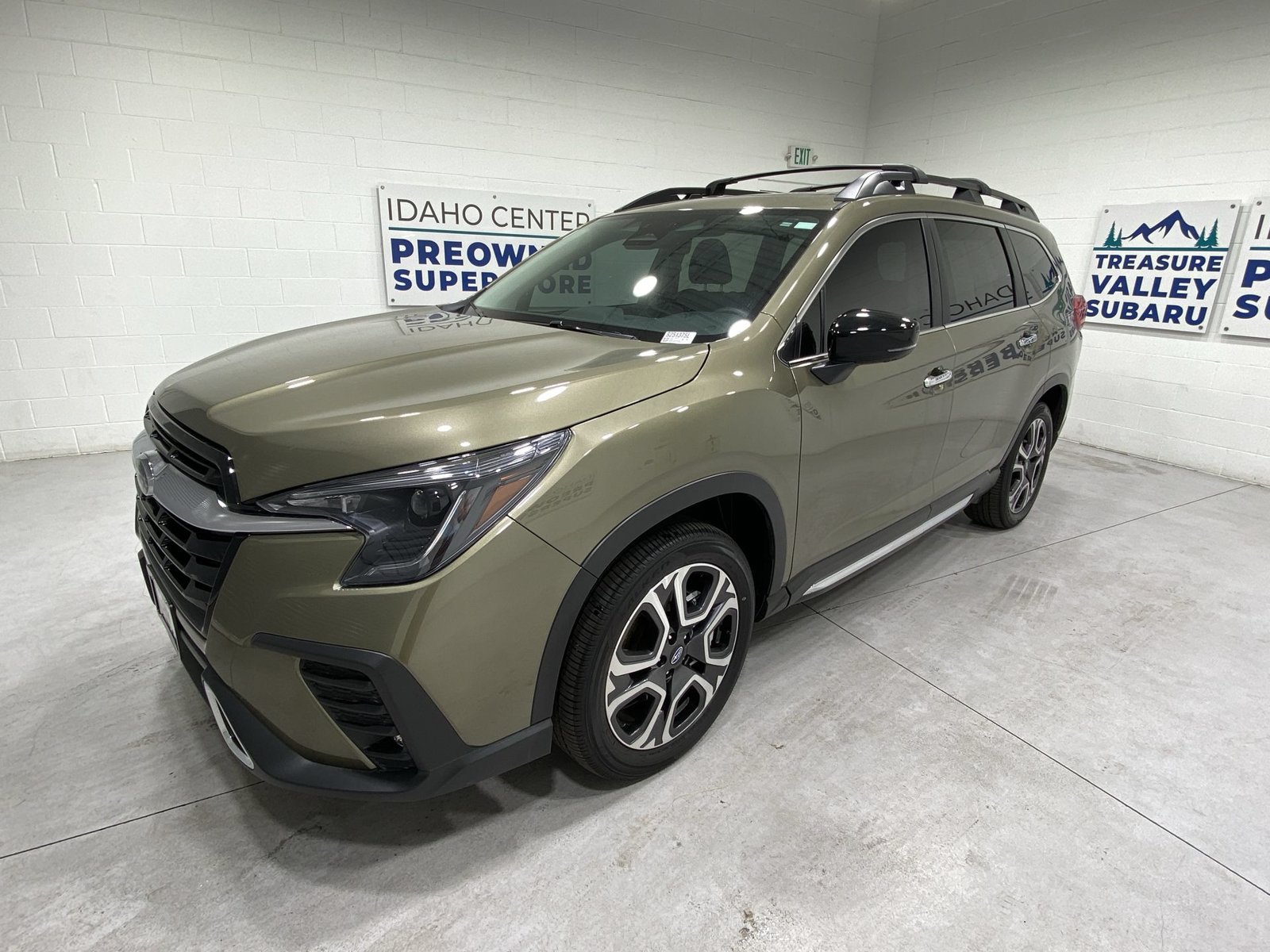 Certified 2026 Subaru Ascent Touring AWD/4WD image 4