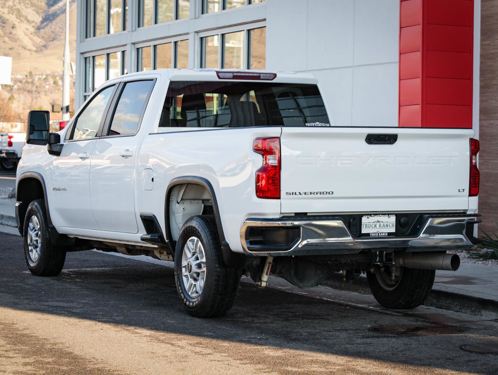 Used 2024 Chevrolet Silverado 2500 LT w/ Convenience Package image 6