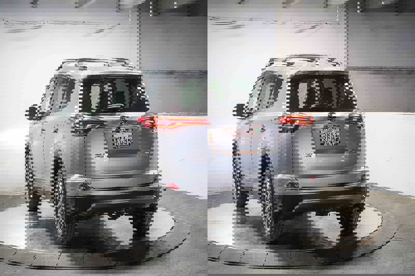 Used 2018 Toyota RAV4 Limited w/ All Weather Liner Package image 9