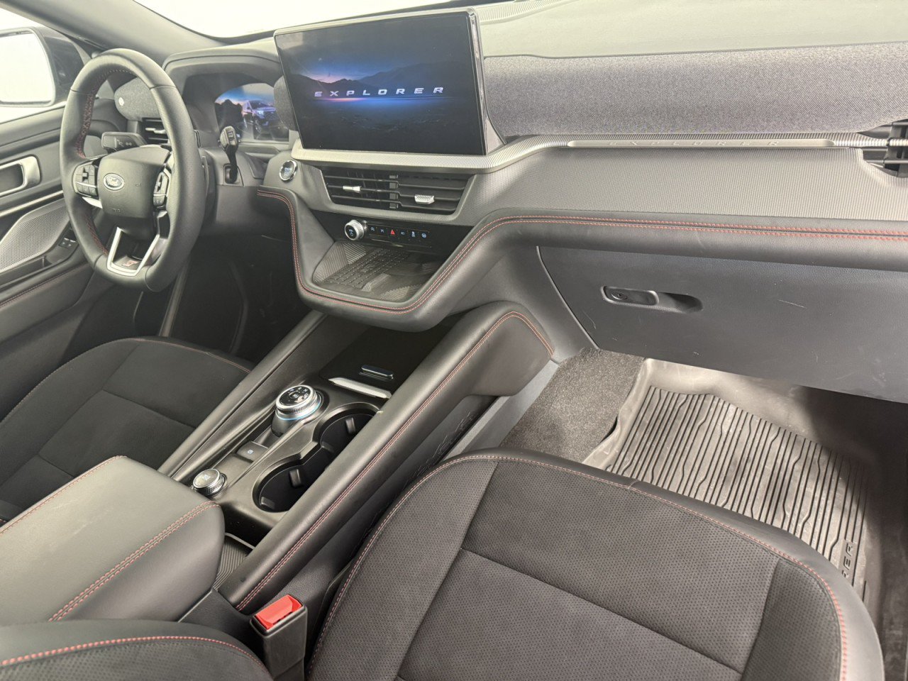 Used 2025 Ford Explorer ST RWD image 11