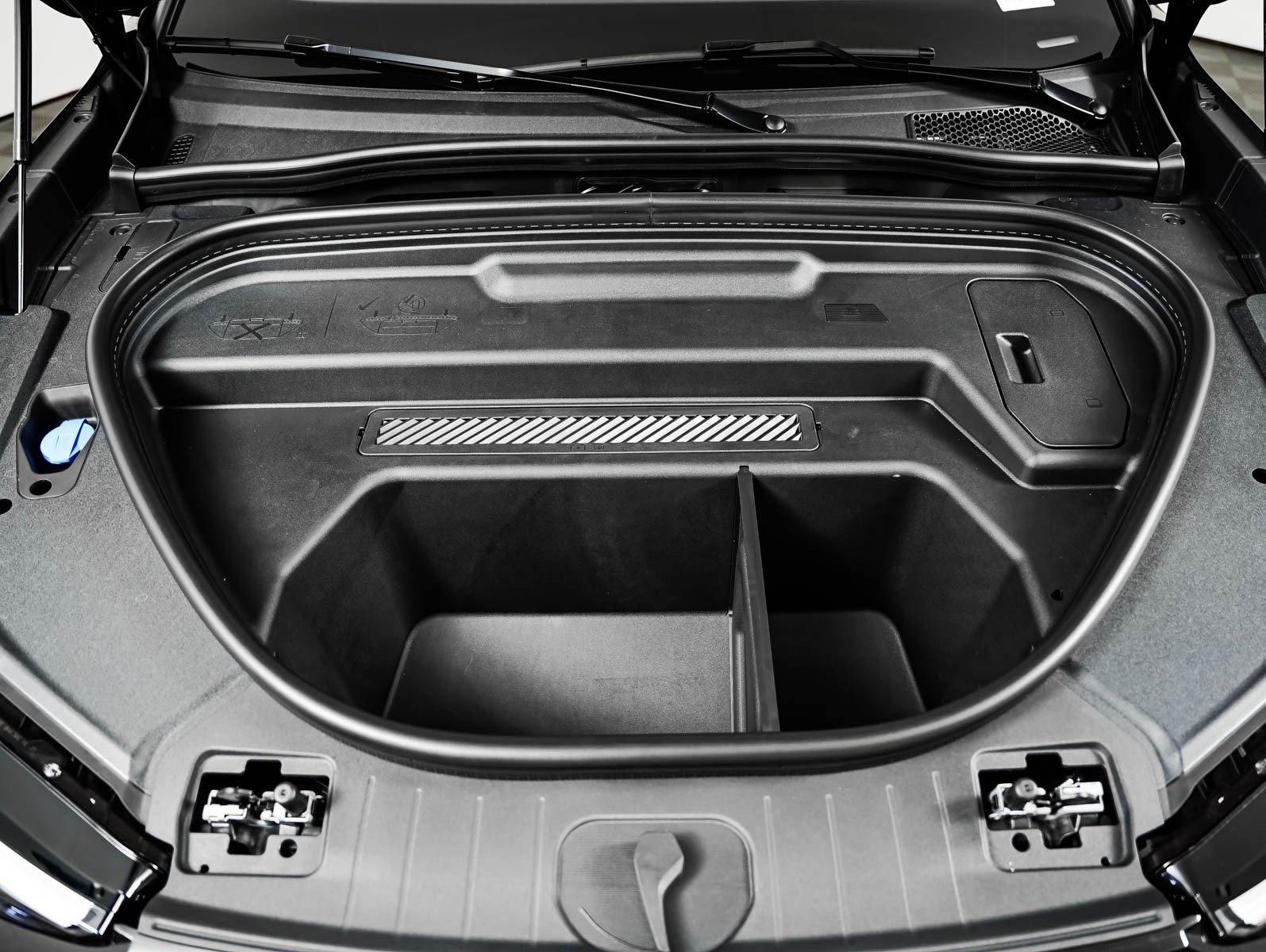 New 2027 Audi SQ6 e-tron Premium Plus AWD/4WD image 4