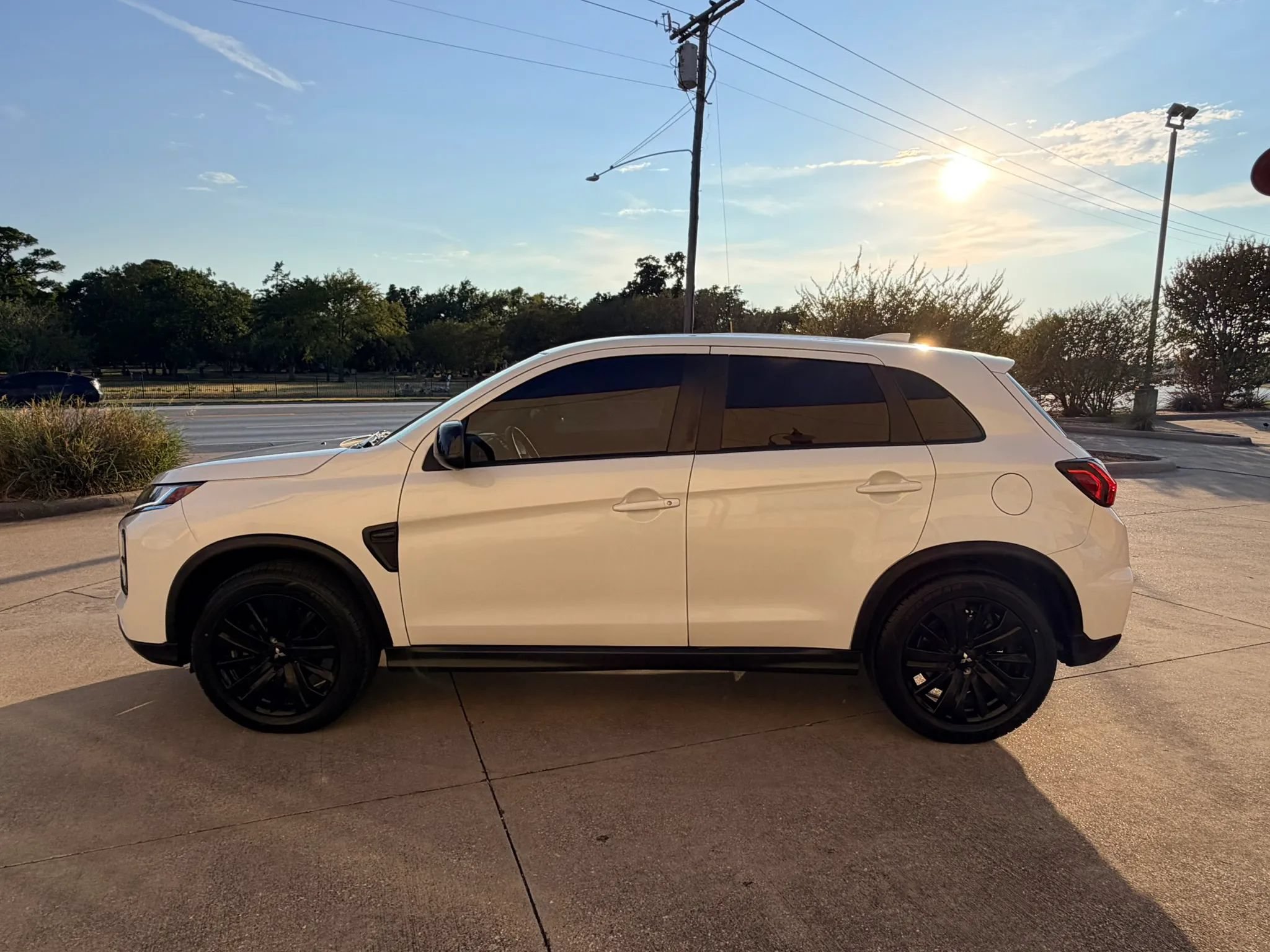 Used 2021 Mitsubishi Outlander Sport LE FWD image 2
