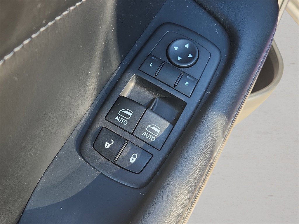 Used 2023 Dodge Challenger R/T w/ Plus Package image 27