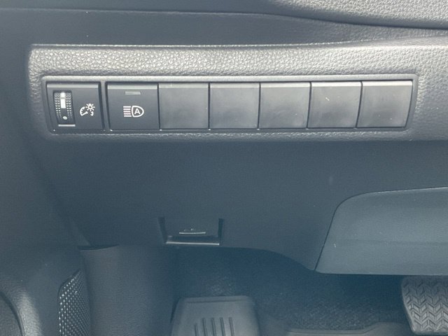 Used 2026 Toyota Corolla LE FWD image 32