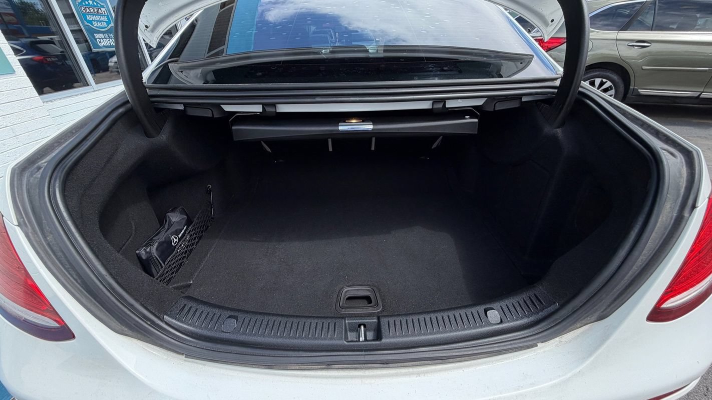 Used 2017 Mercedes-Benz E 300 4MATIC image 12