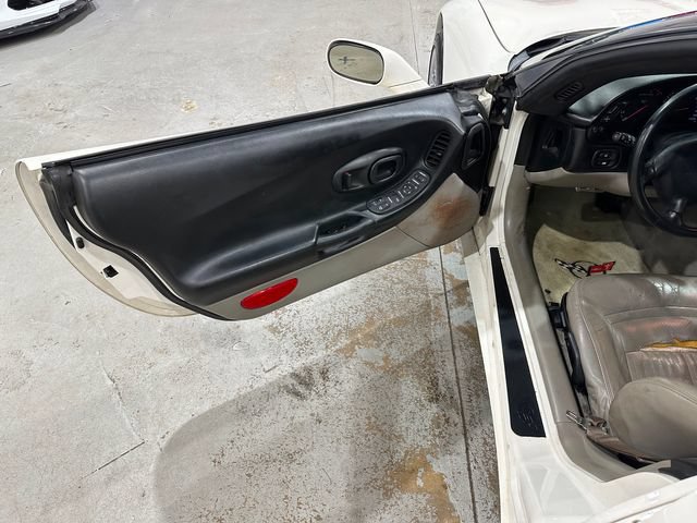 Used 2002 Chevrolet Corvette Convertible w/ Preferred Equipment Group2 RWD image 10