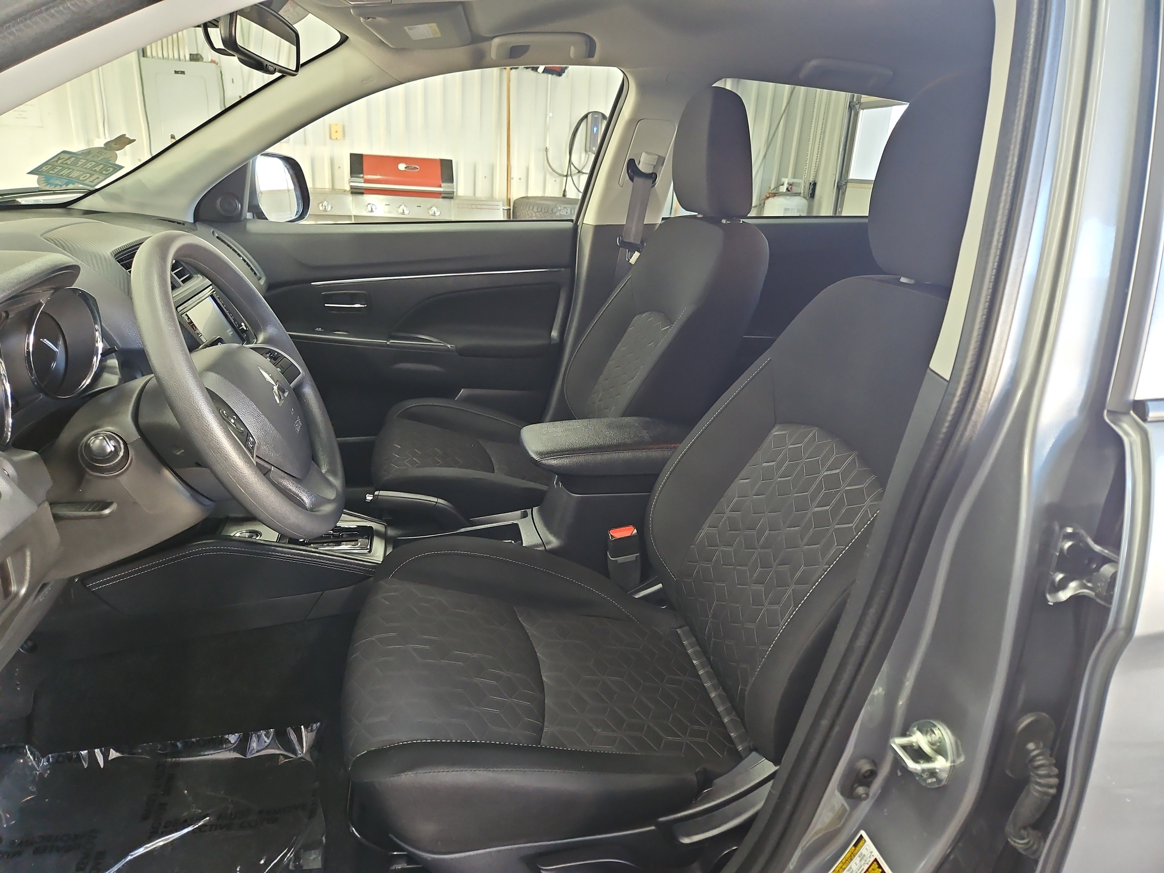 Used 2025 Mitsubishi Outlander Sport AWD image 8