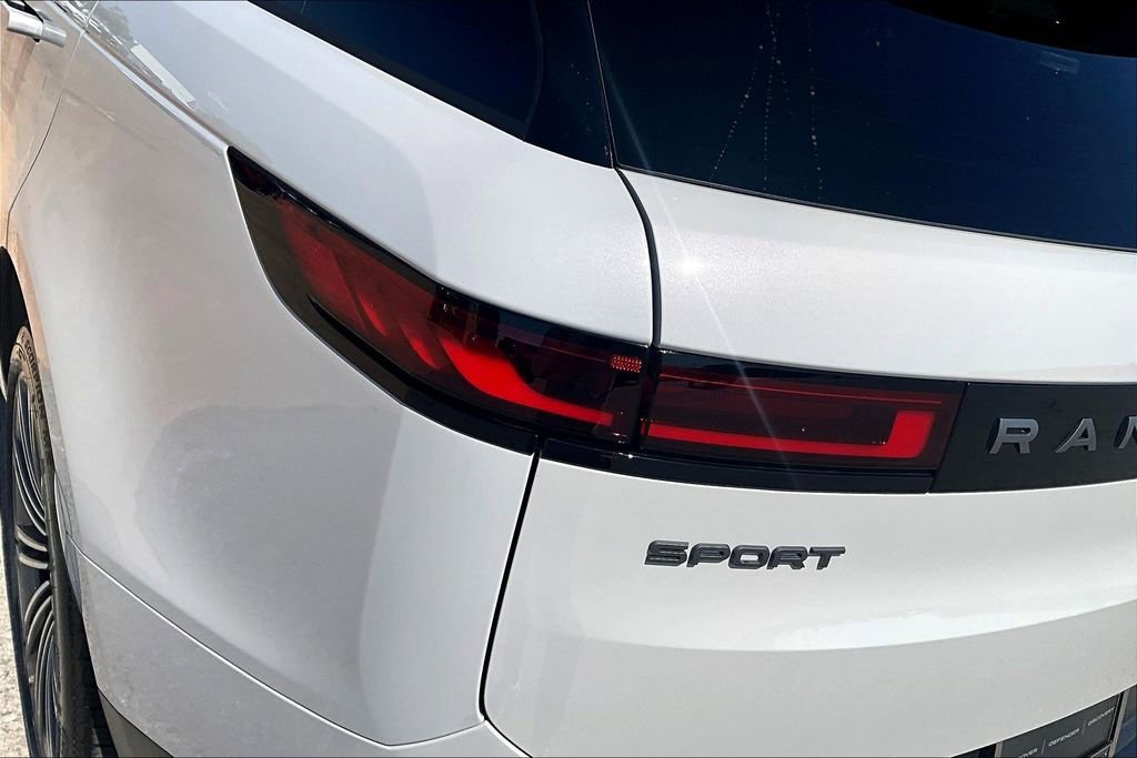 Used 2026 Land Rover Range Rover Sport SE image 31