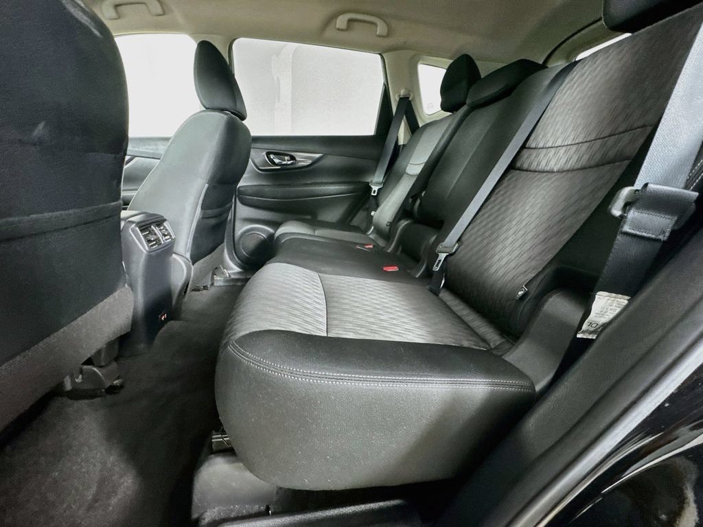 Used 2019 Nissan Rogue S w/ Special Edition Package FWD image 29