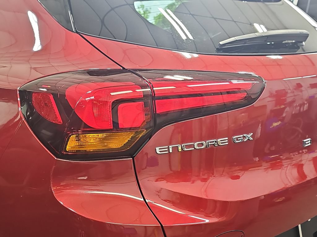 Certified 2025 Buick Encore GX Preferred FWD image 38