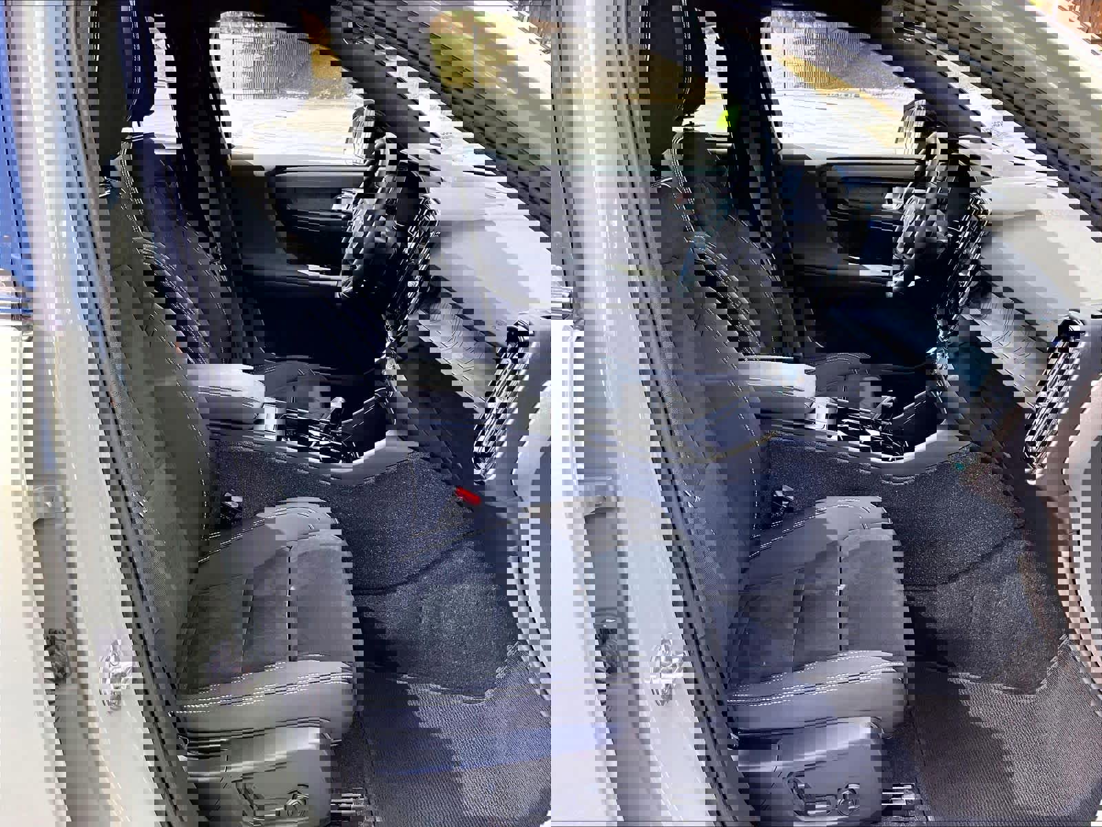 Used 2023 Volvo C40 P8 Recharge Ultimate AWD/4WD image 9