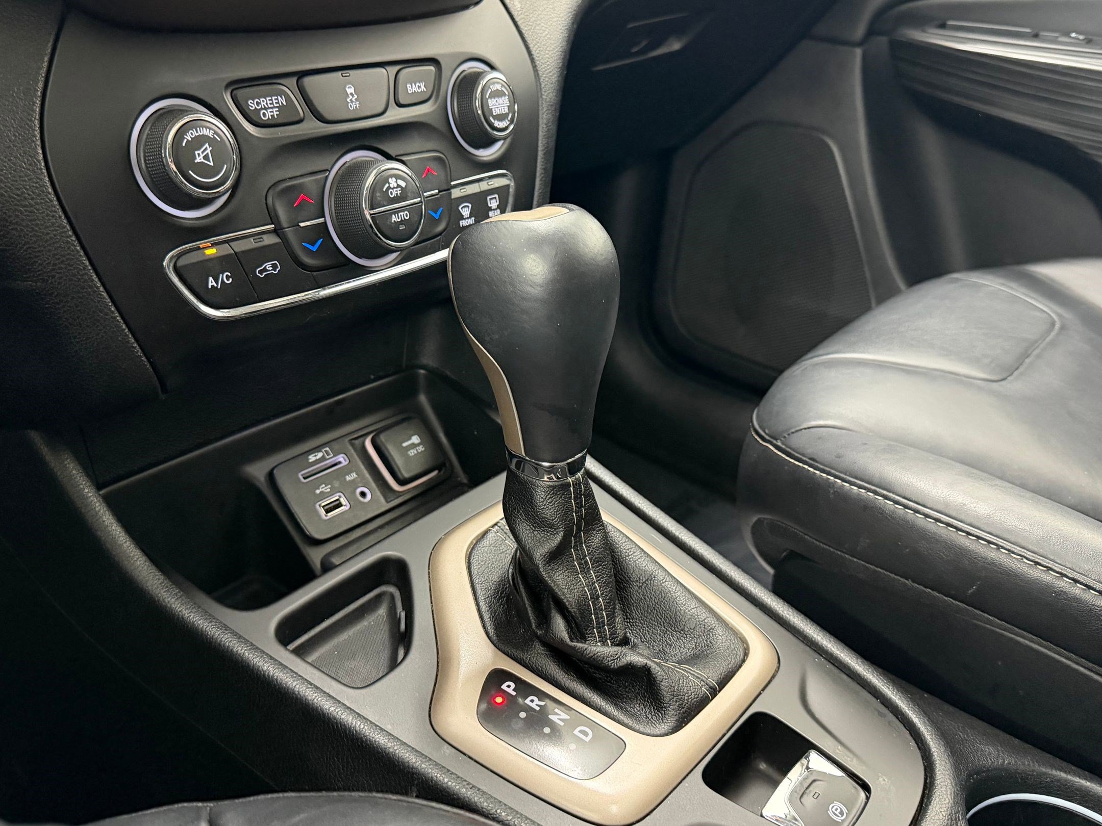 Used 2014 Jeep Cherokee Limited FWD image 14