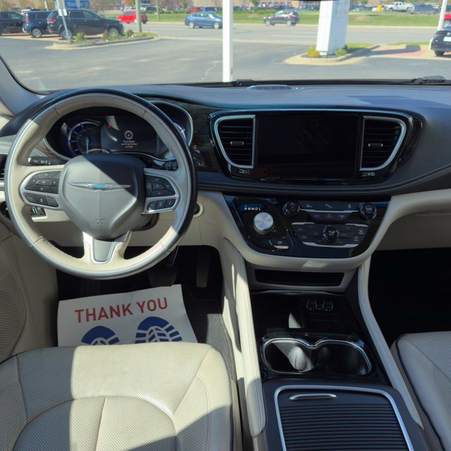 Used 2021 Chrysler Pacifica Limited FWD image 17
