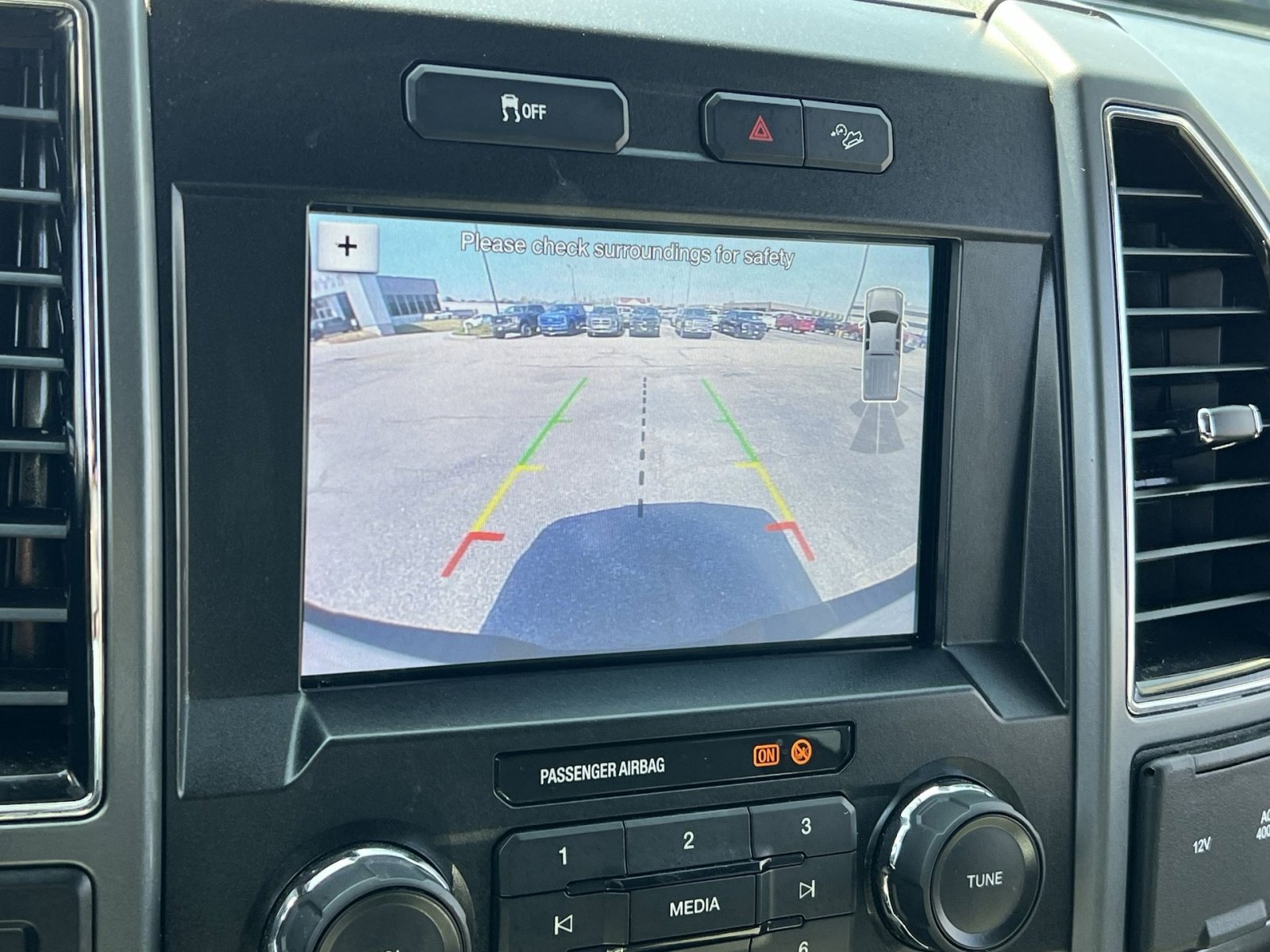 Used 2019 Ford F250 XLT w/ XLT Premium Package image 27