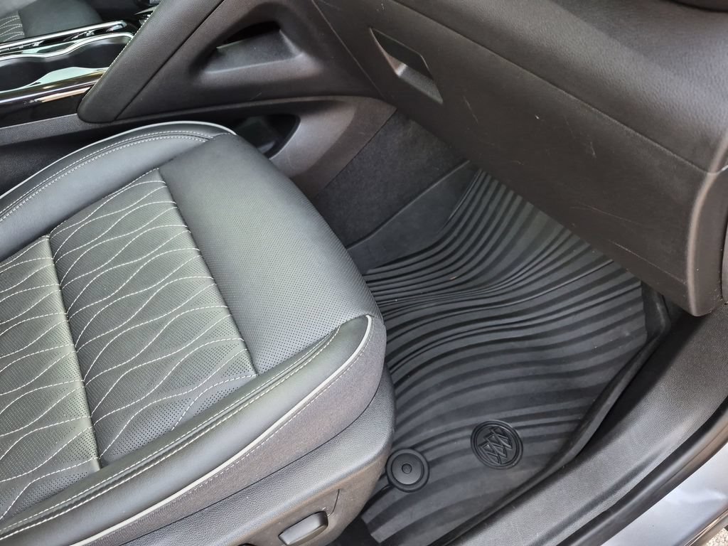 Used 2021 Buick Envision Avenir FWD image 39