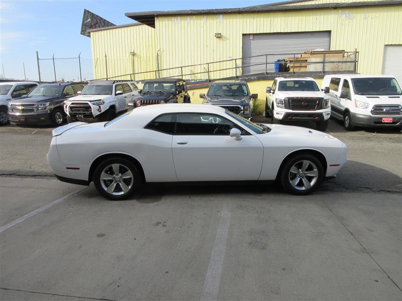 Used 2022 Dodge Challenger SXT image 8