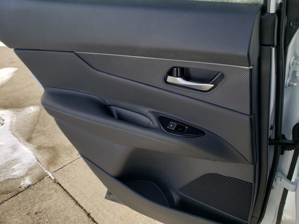 Certified 2025 Nissan Murano SV image 18