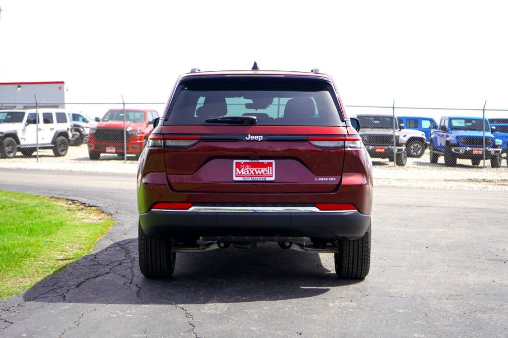New 2026 Jeep Grand Cherokee Laredo RWD image 7