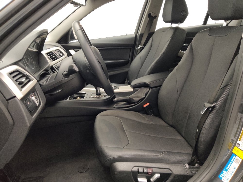 Used 2018 BMW 320i Sedan RWD image 17